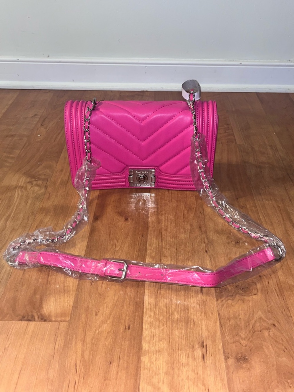 Badgley Mischka Hot Pink Quilted Chain Shoulder Bag - Picture 11 of 11